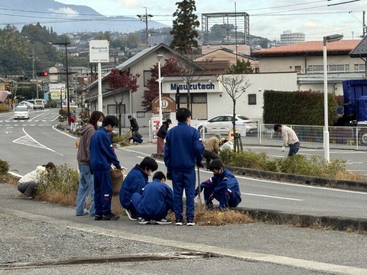 下山通りさわやかロード清掃活動